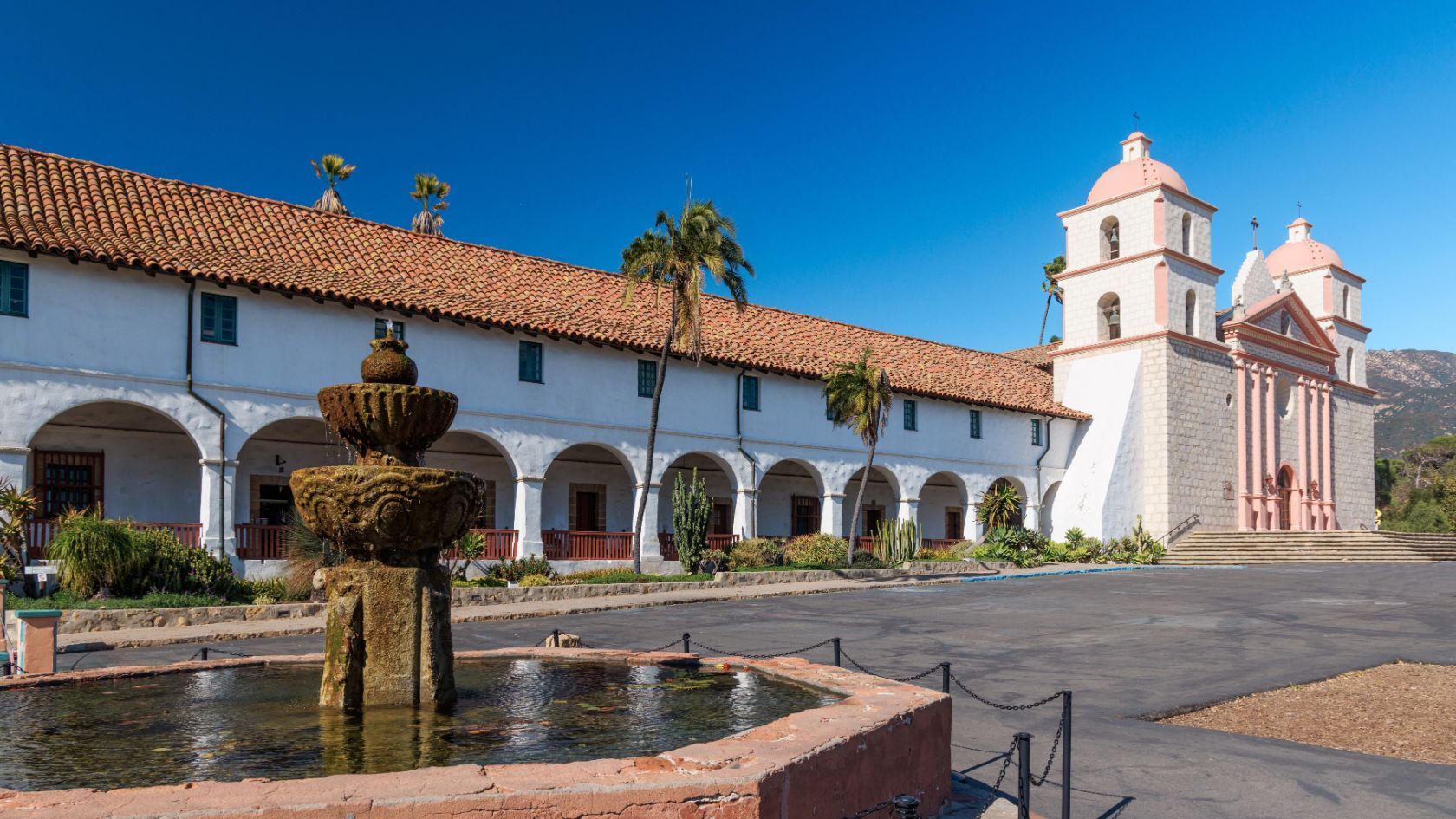 Image of the Santa Barbara Mission